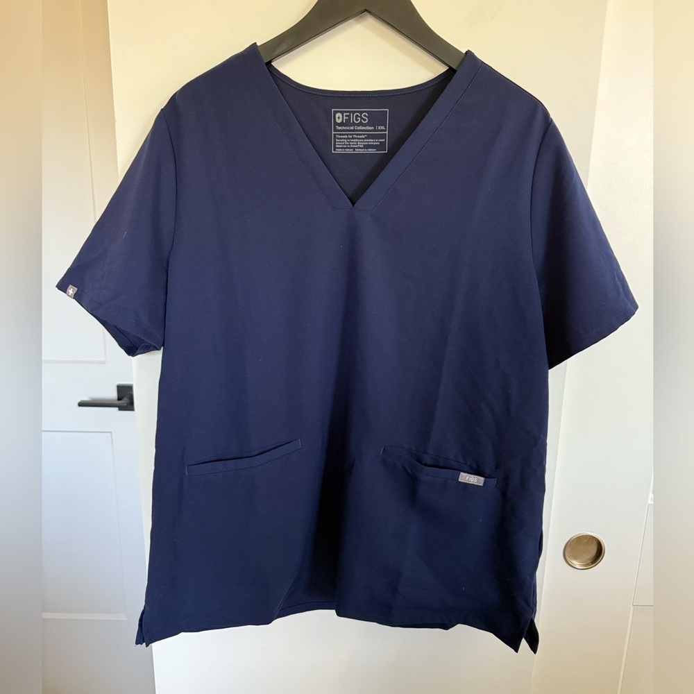 NWOT Figs Casma Three-Pocket Scrub Top Size XXL
